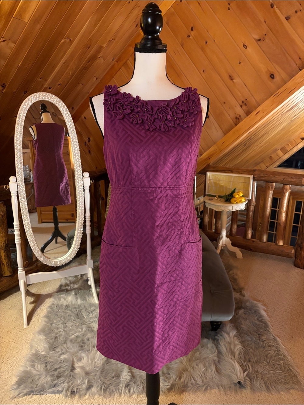 Taylor Plum Floral-Appliqué Sleeveless Sheath Dress